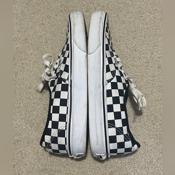 Vans black and white checkerboard sneakers with laces - Picture 3 of 6